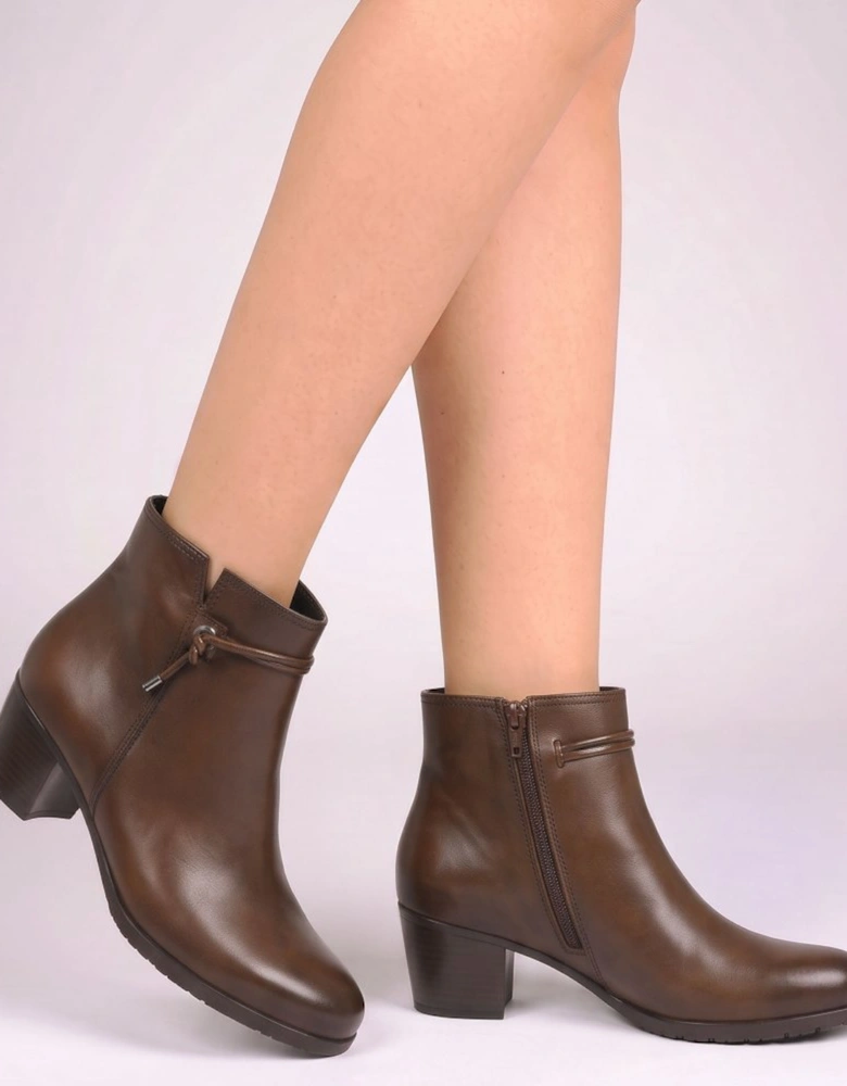 Ela Womens Ankle Boots