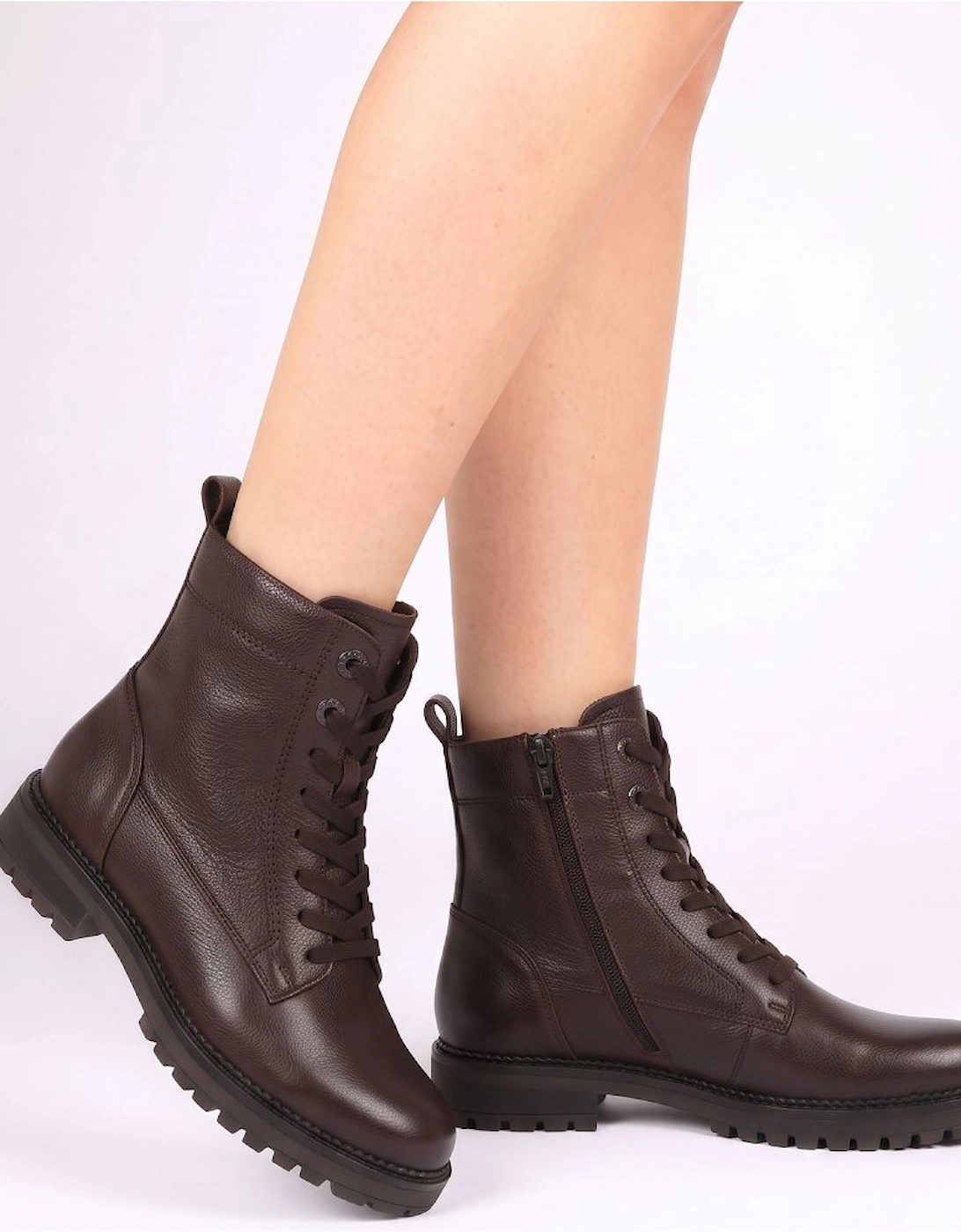 Leo Womens Ankle Boots