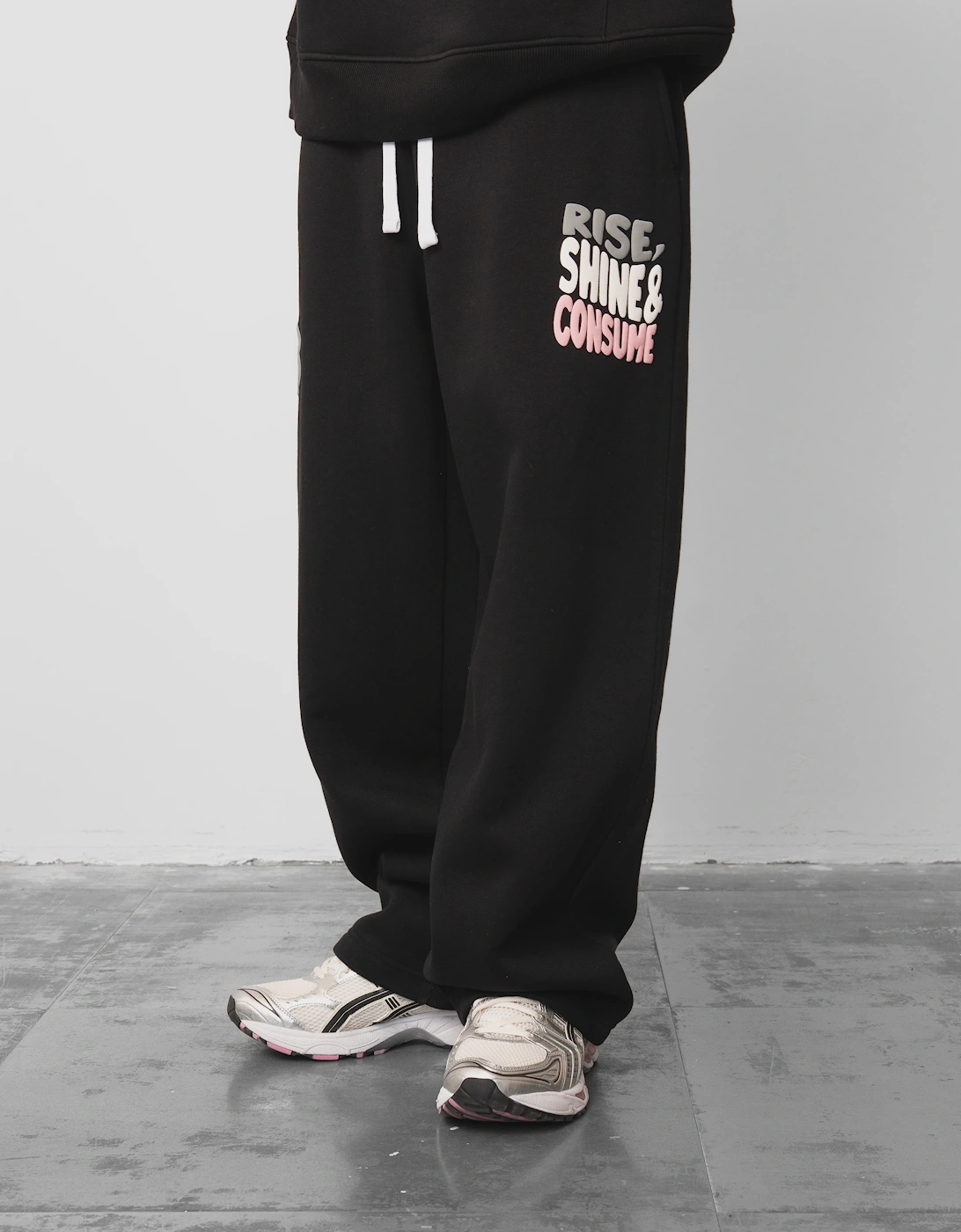 Fresh Flavours Rise Joggers - Black