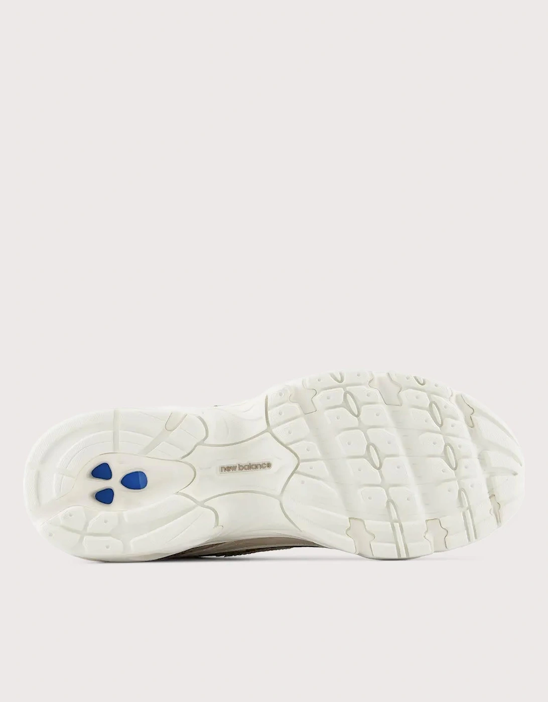 740 Sneakers