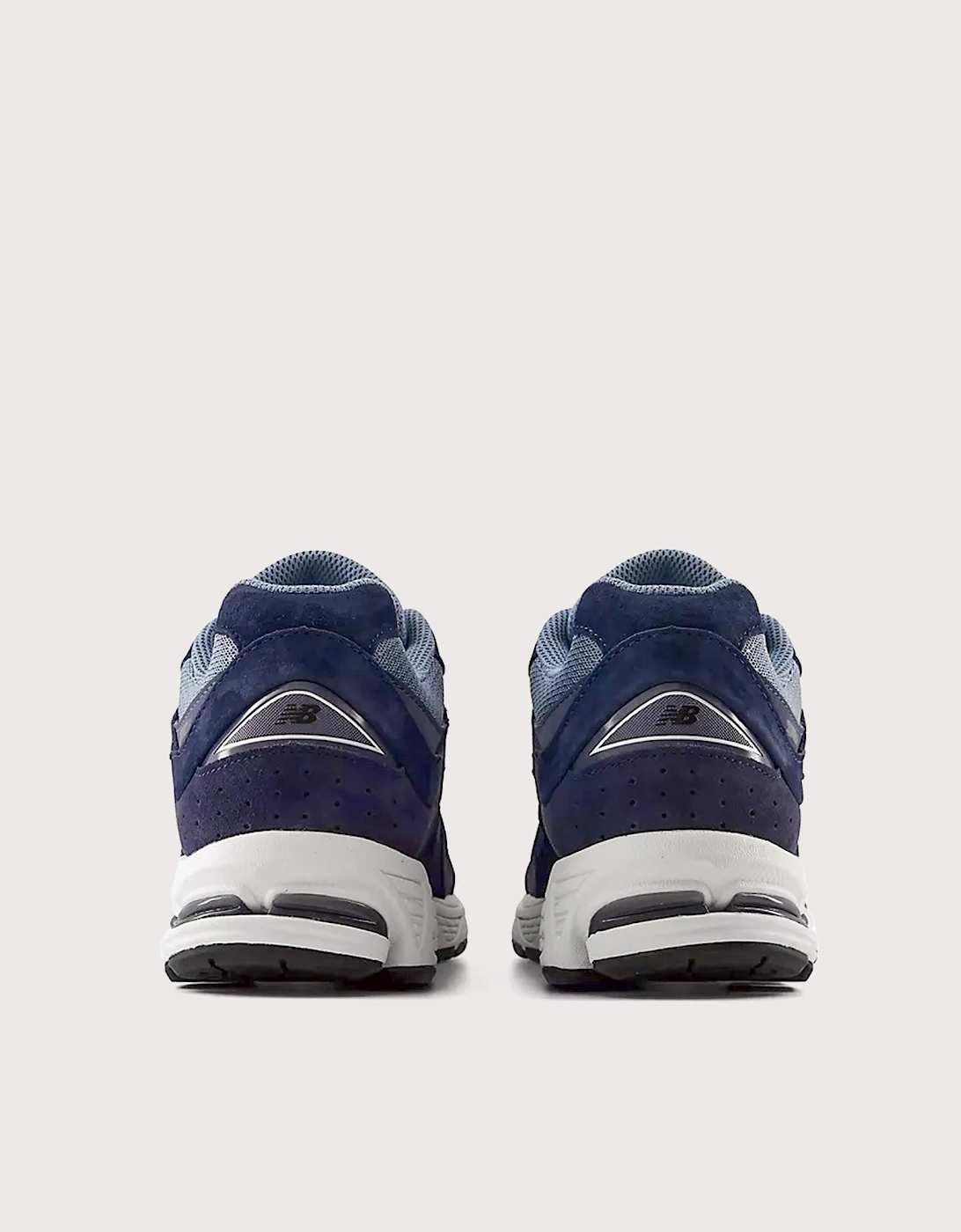 2002R Sneakers
