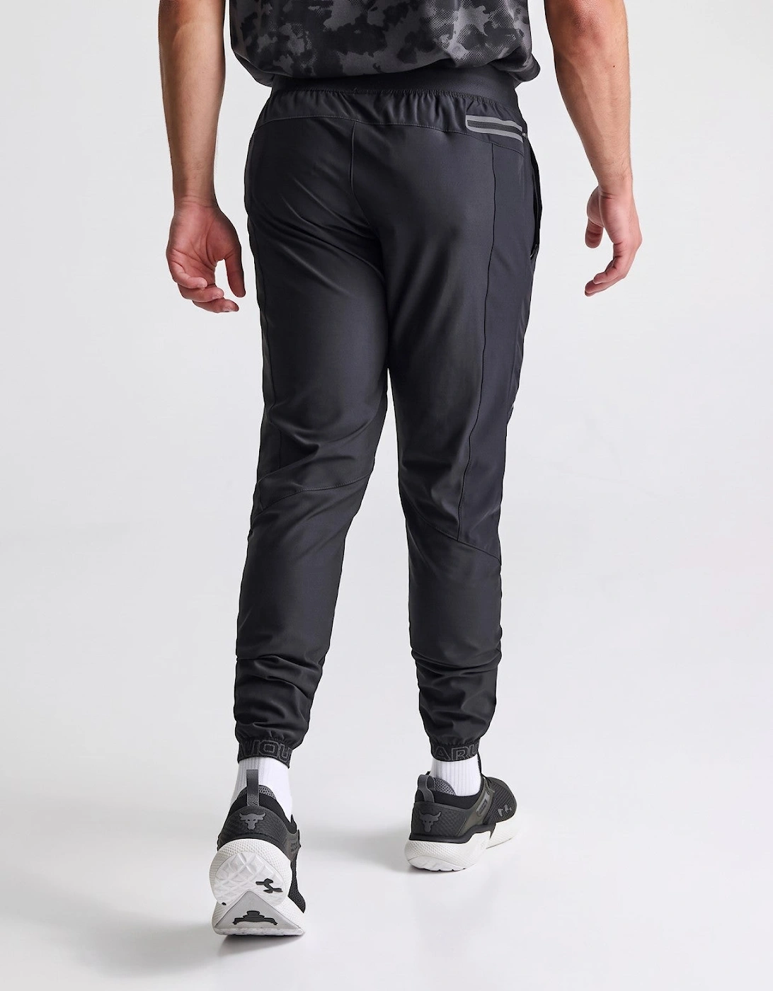 Under Armour Mens Strom Vanish Track Pants in Black