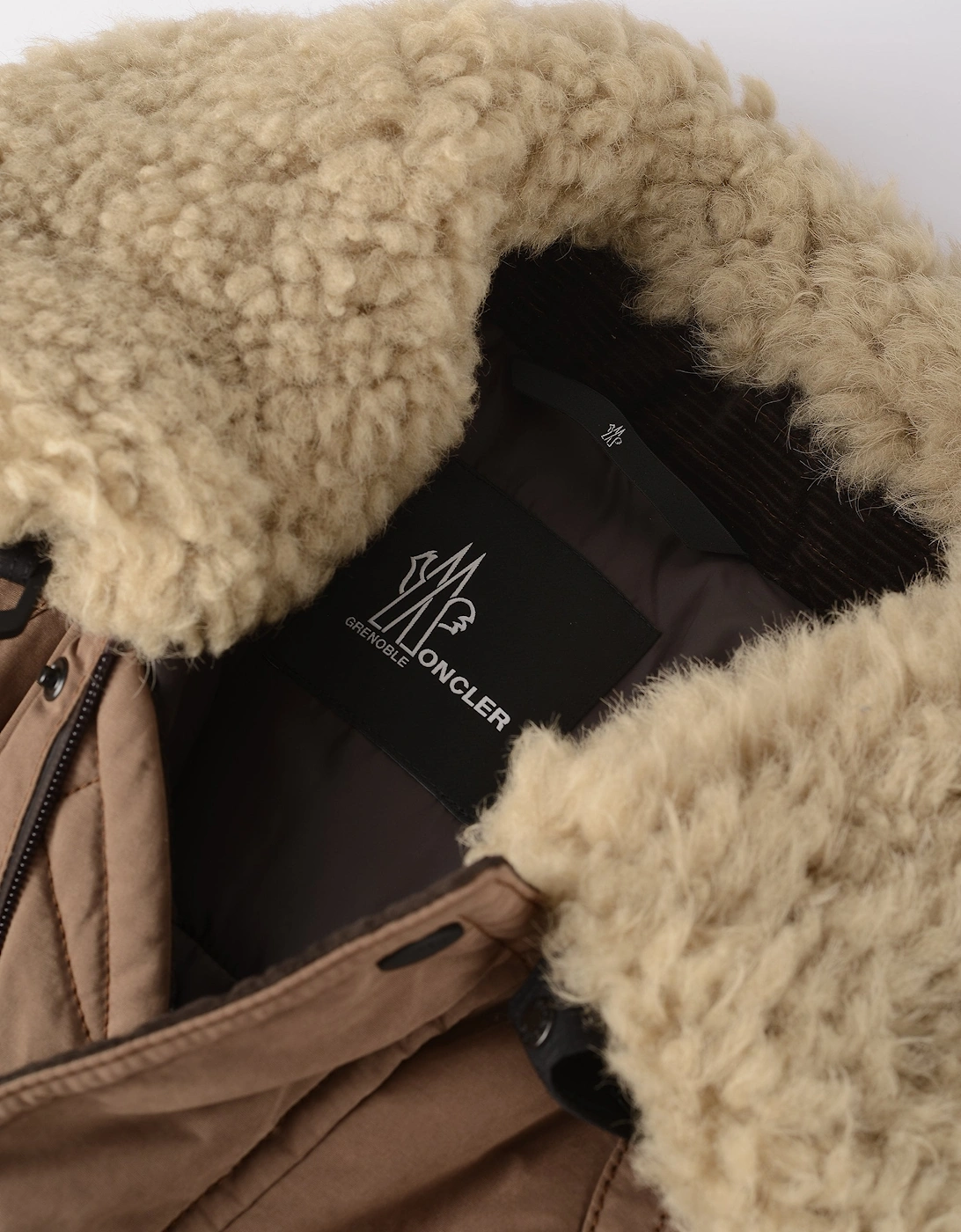 Alpental Bomber Beige