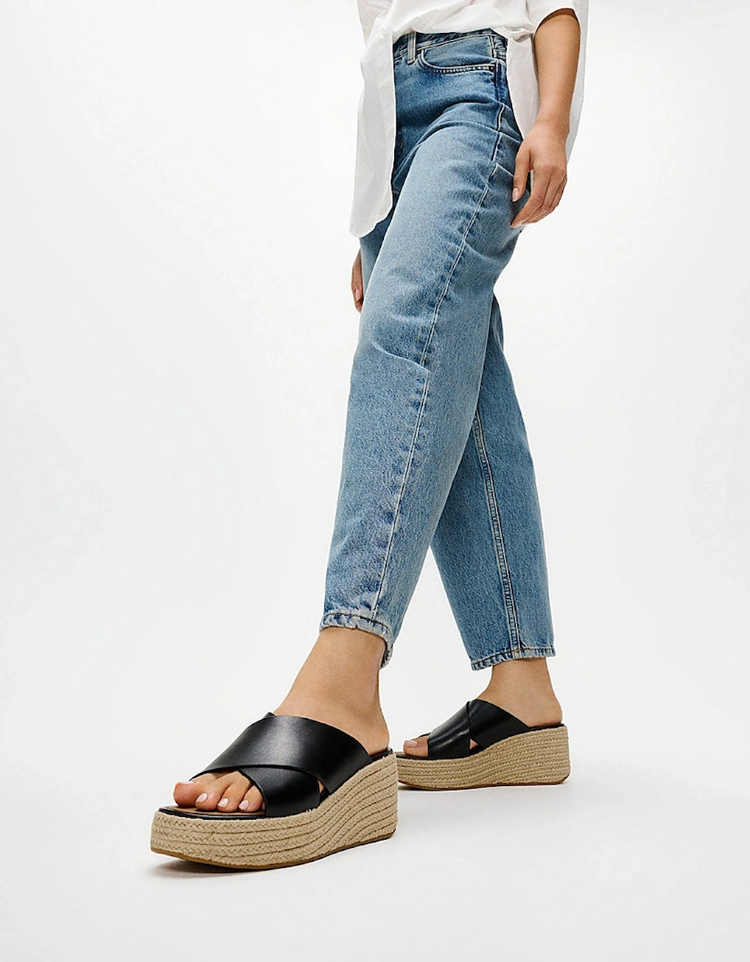 FitFlop Womens PLATFFORMS Espadrille Leather Wedge Cross Slides - Black 001