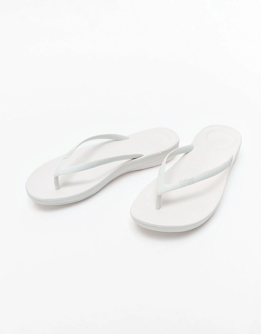 FitFlop Iqushion Womens Ergonomic Flip-Flops - Urban White 194