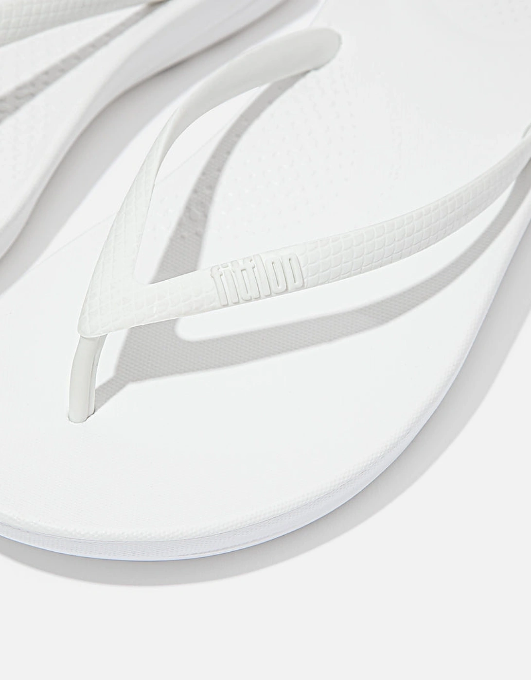 FitFlop Iqushion Womens Ergonomic Flip-Flops - Urban White 194