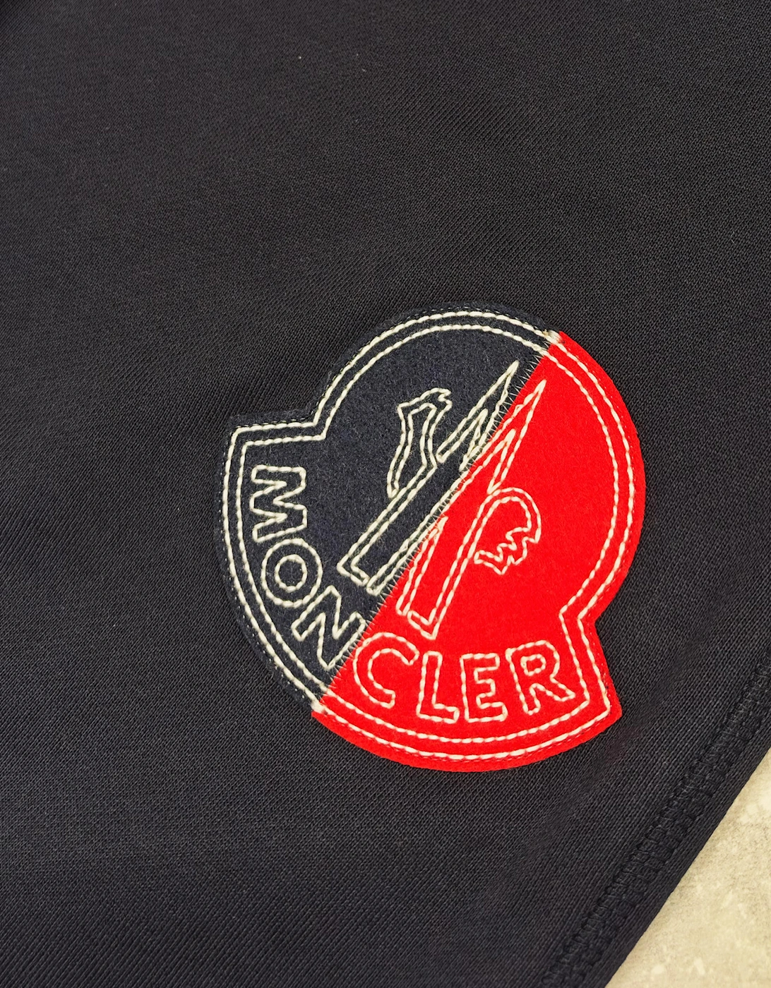 MONCLER 1952 SPLIT LOGO SWEATPANTS NAVY