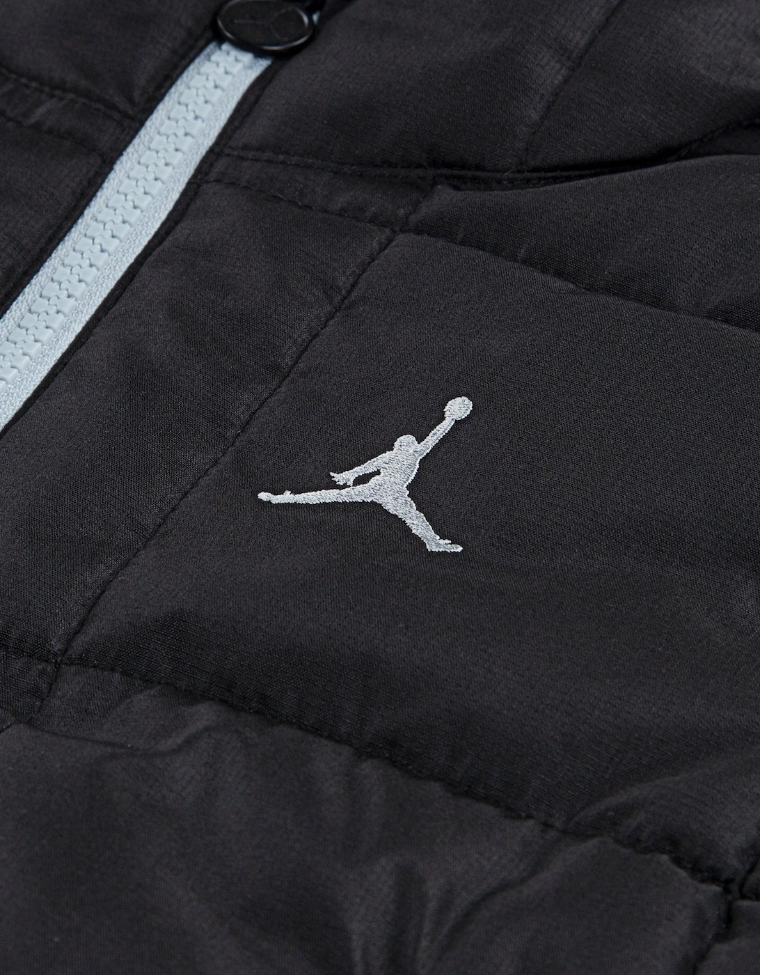 JORDAN BLACK PUFFER COAT 95F009