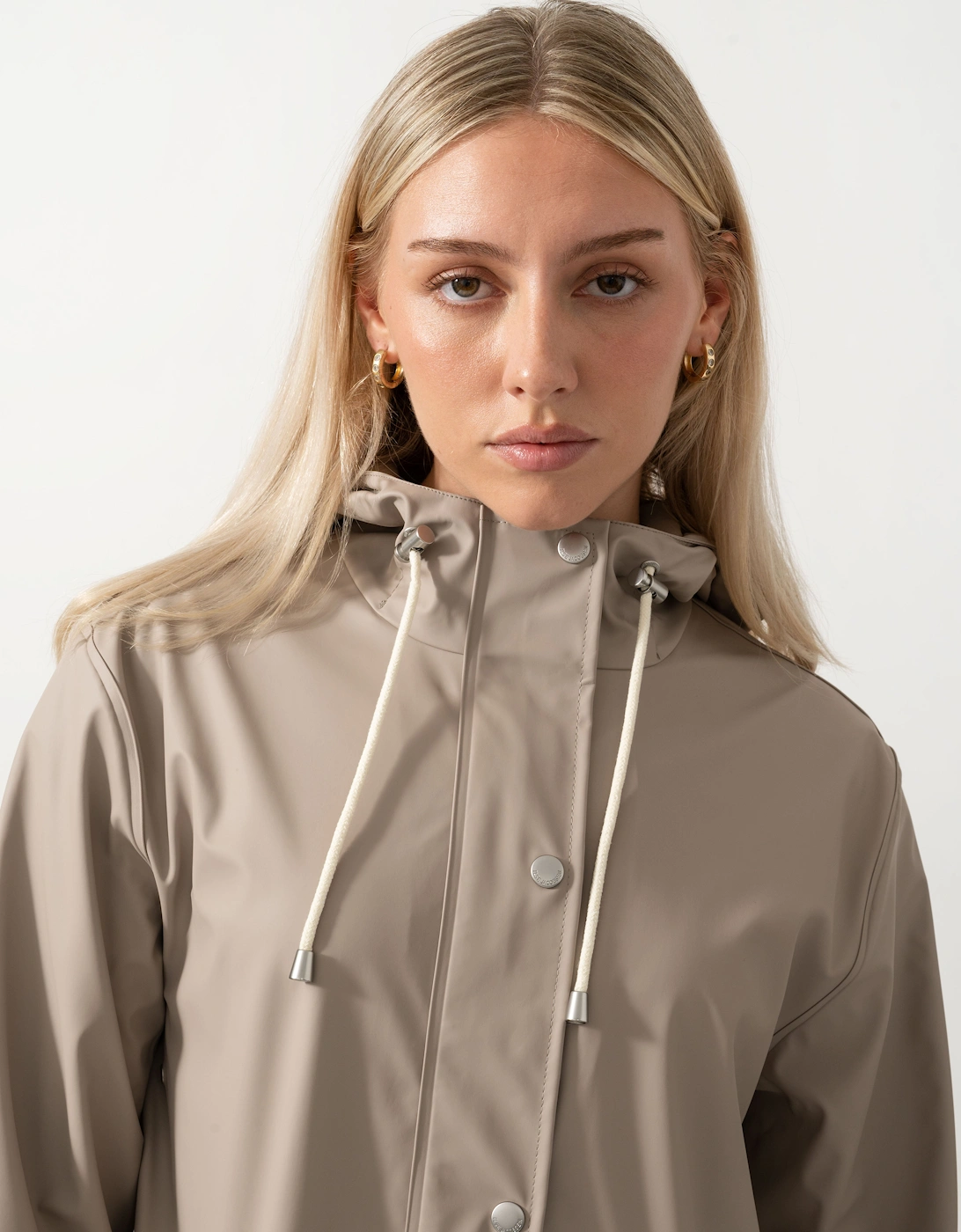 Ilse Jacobsen Rain Womens Short Rubberised Raincoat - Atmosphere 149