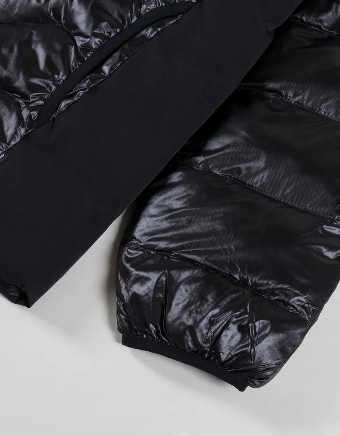 Waves Light Puffer Jacket Black
