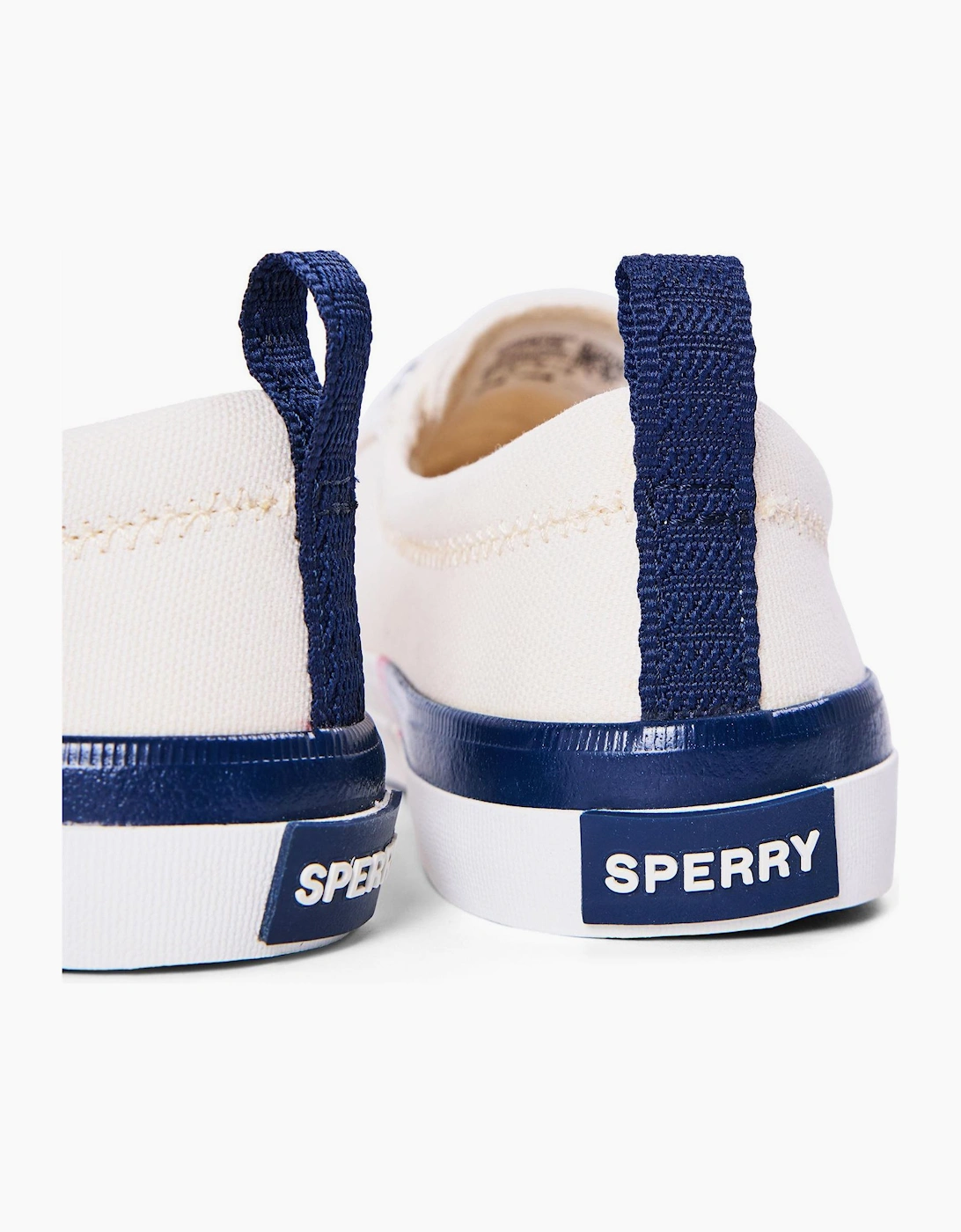 Crest Vibe Lace-Up Flat Sneakers