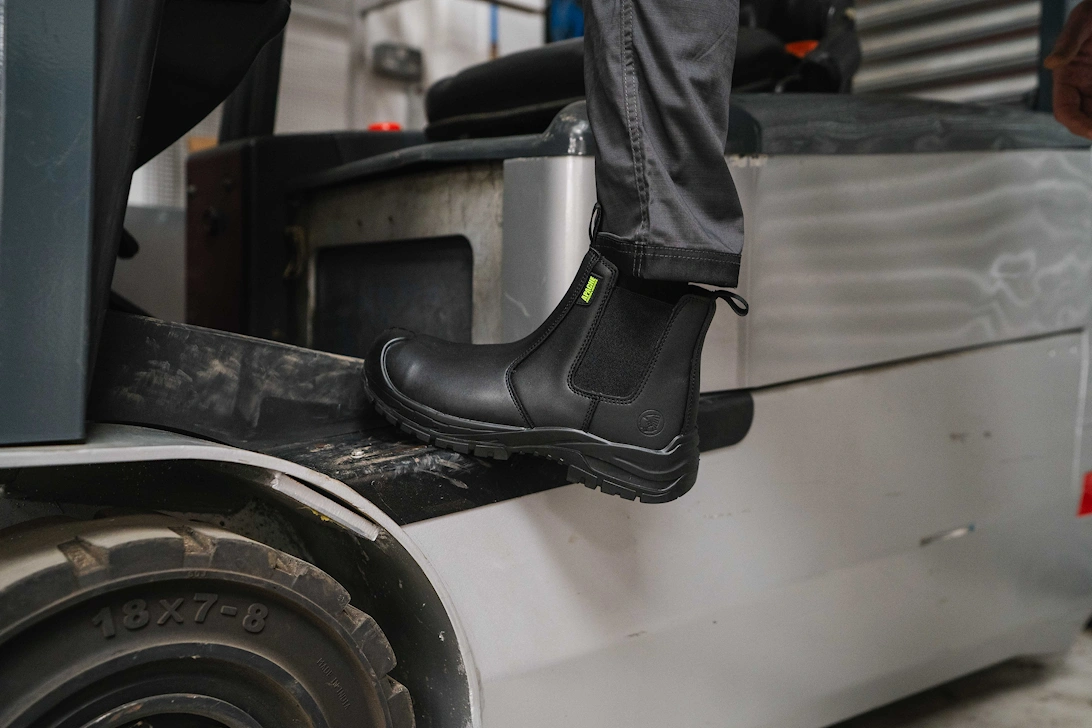 Apache Brooks Unisex Composite Toe Safety Dealer Boots Black