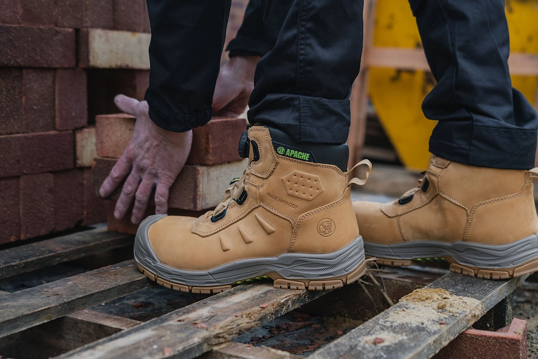 Apache Churchill Unisex Composite Toe Safety Boots Wheat