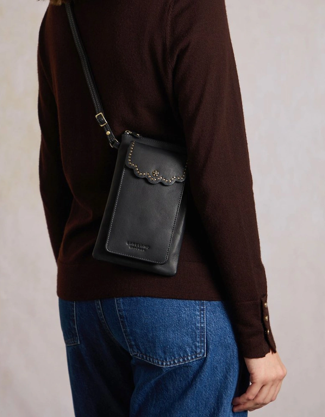 Stockghyll Womens Mobile Purse