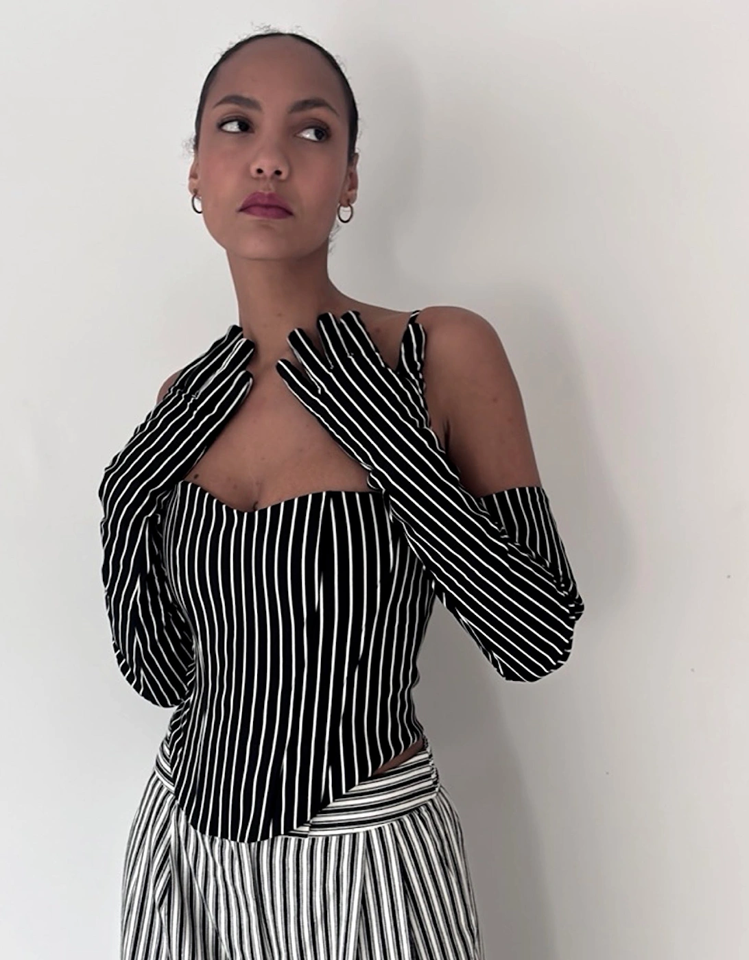 Black Pinstripes Sweetheart Corset With Long Gloves