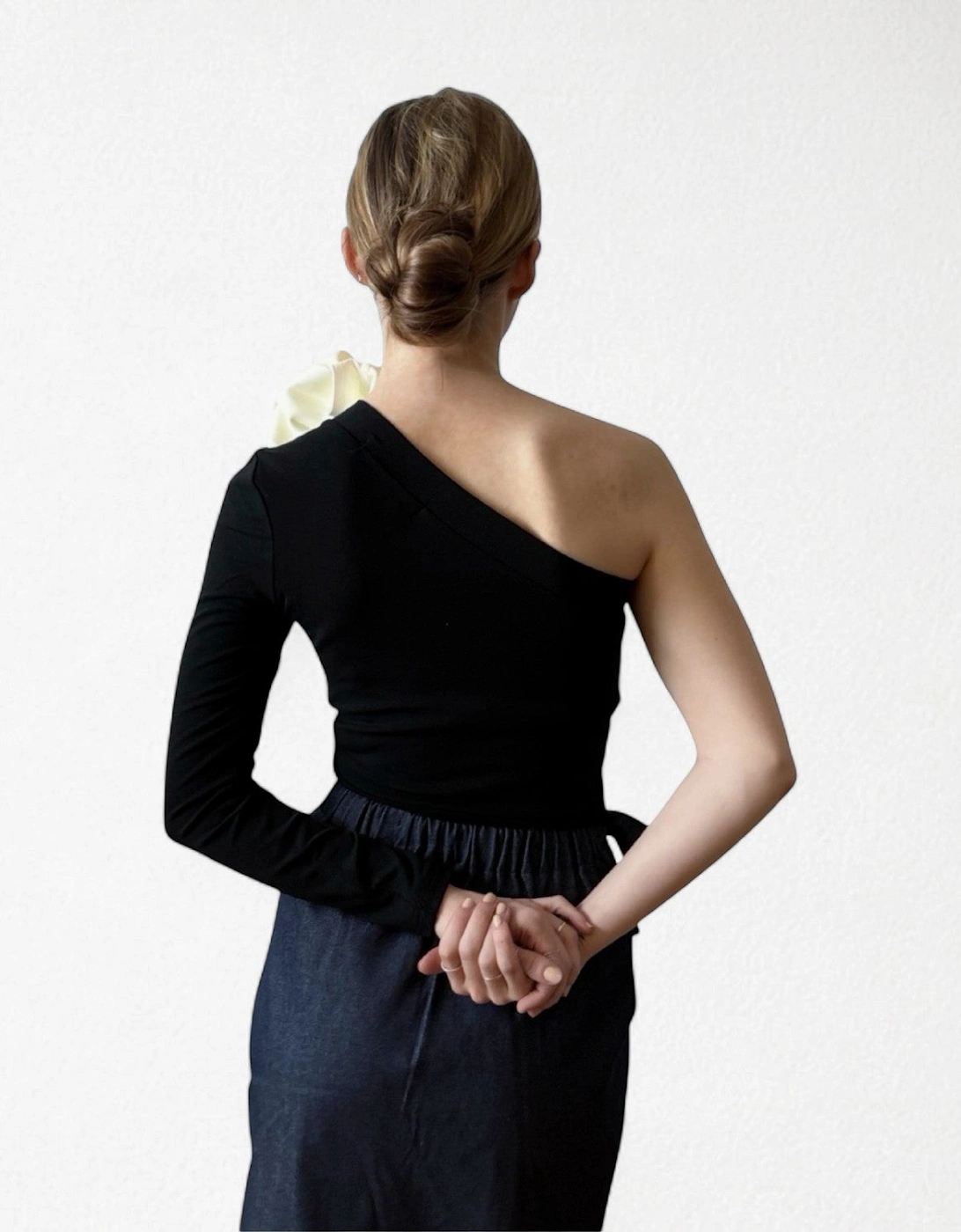 Black One Sleeve Top With Red Flower Pin