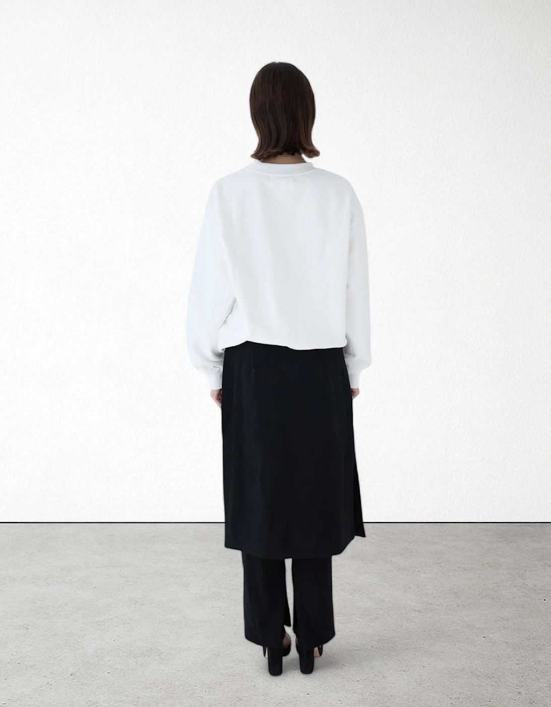White Heavyweight Jumper With People Embroidery