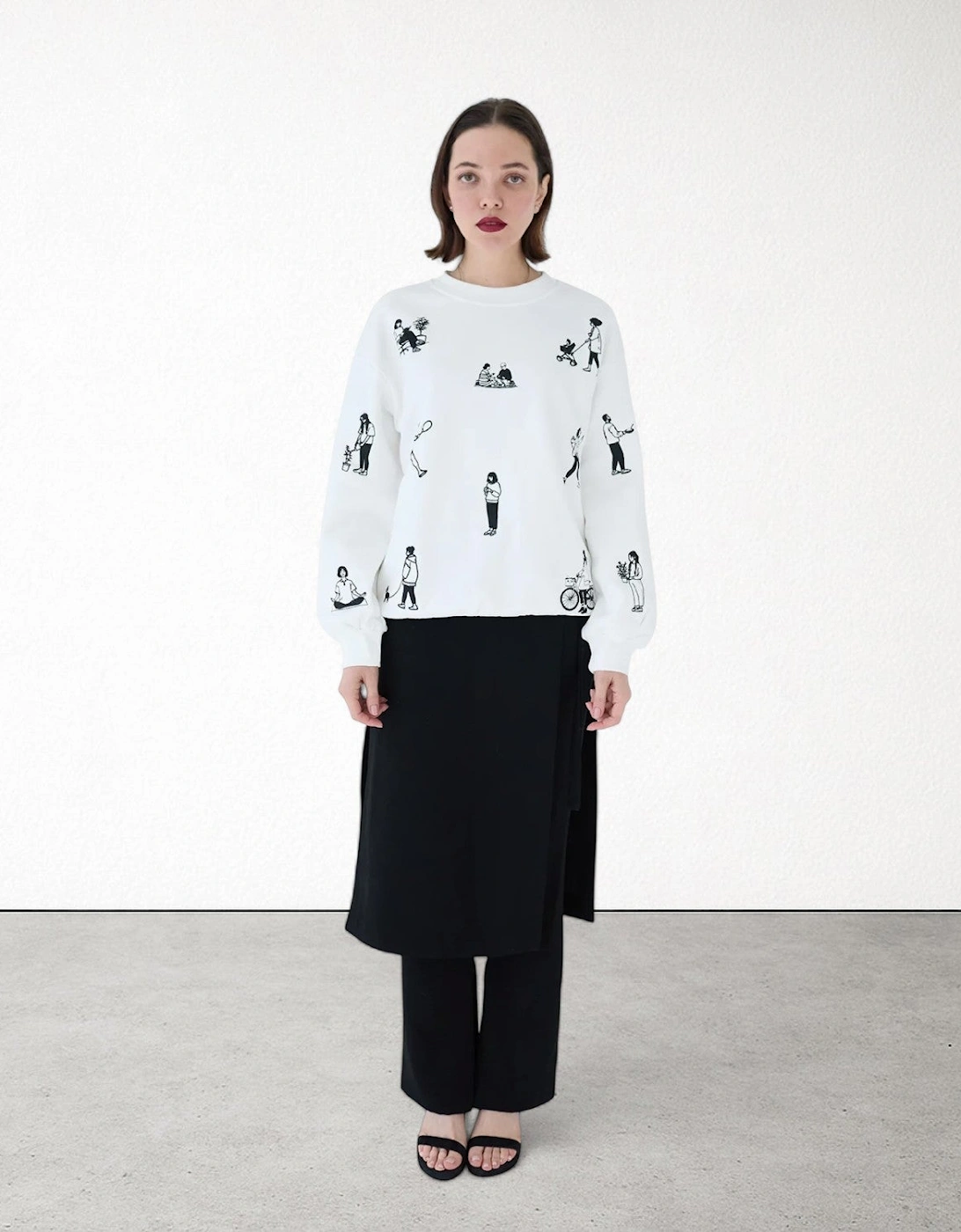 White Heavyweight Jumper With People Embroidery