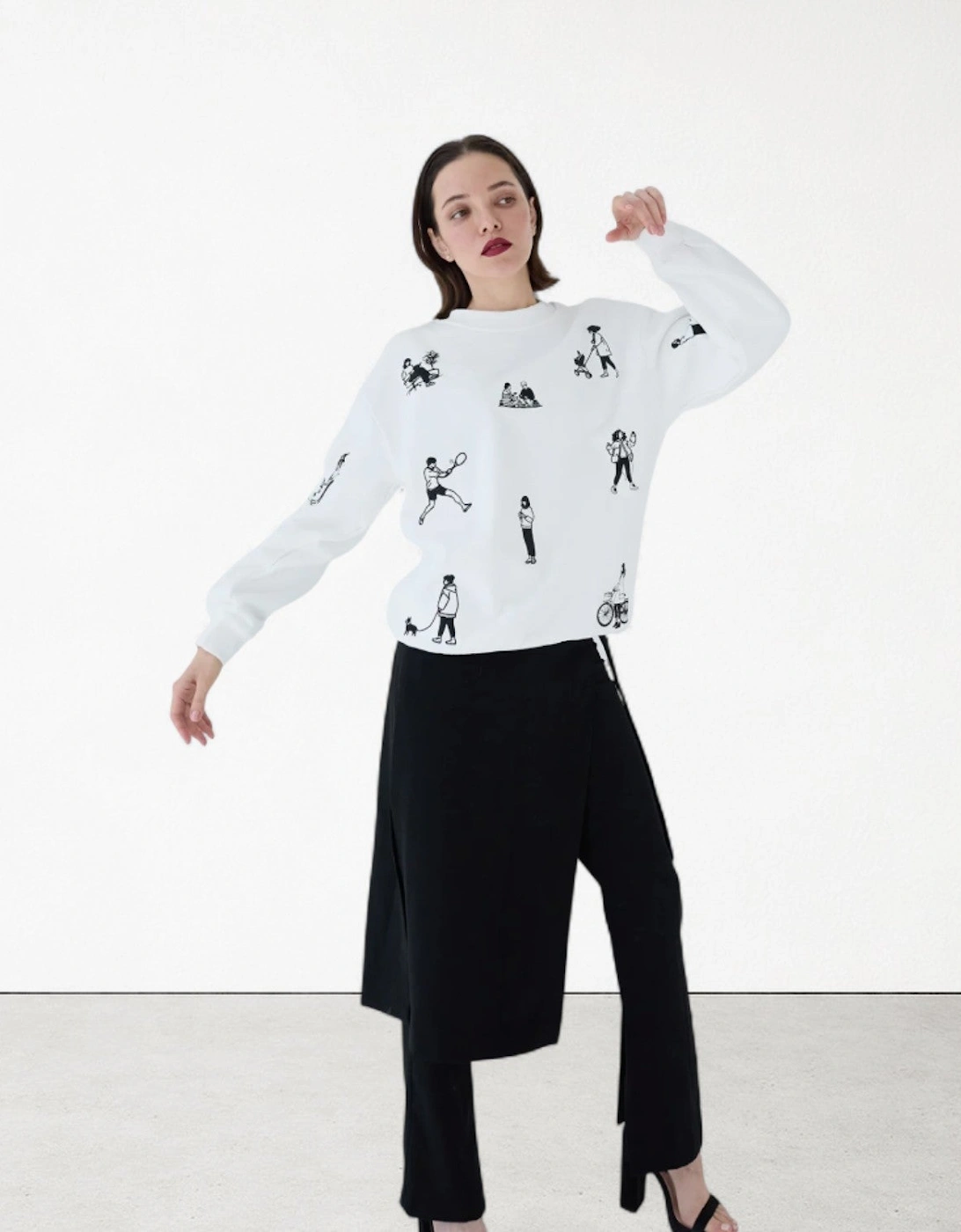White Heavyweight Jumper With People Embroidery