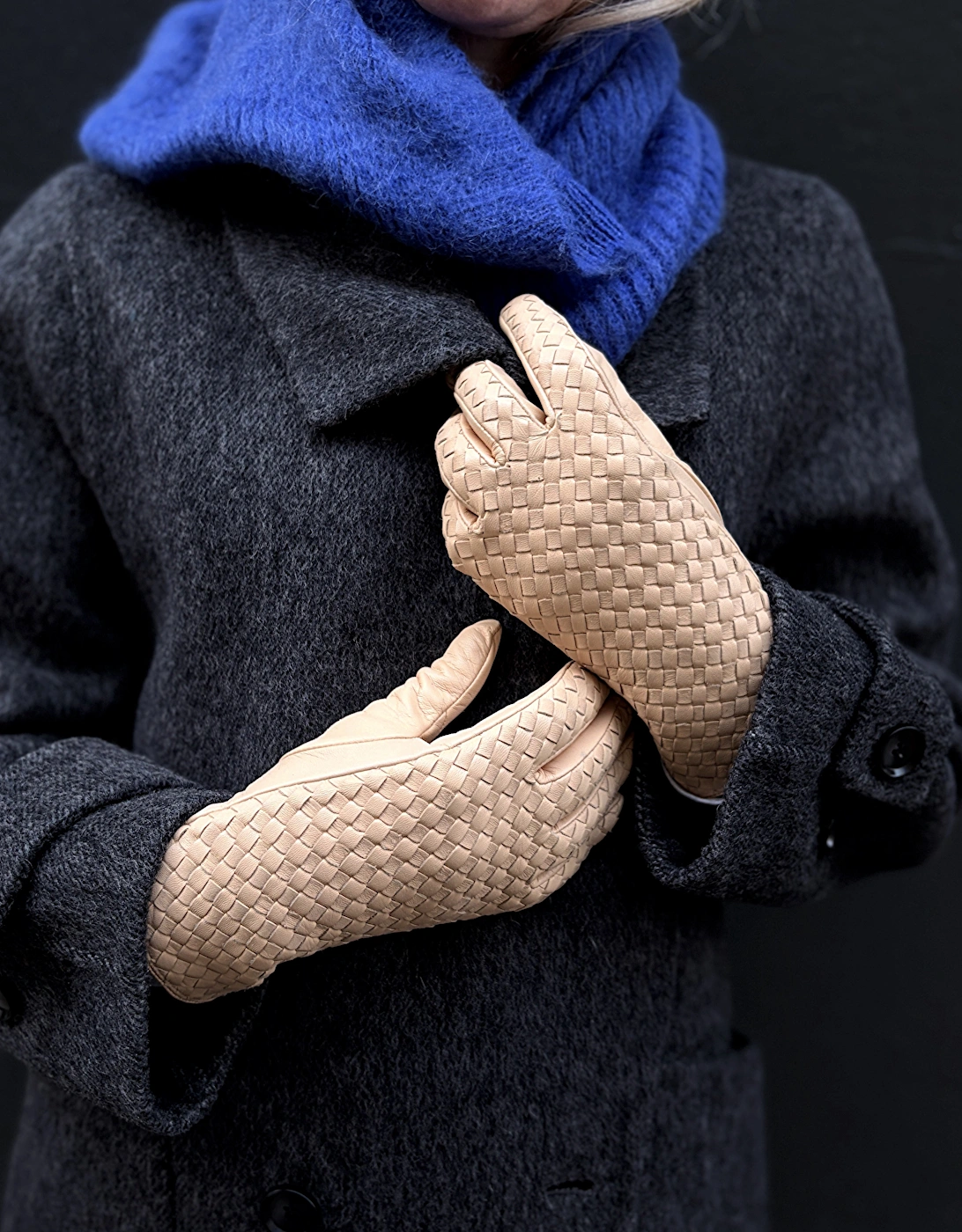 Beige Woven Leather Short Gloves