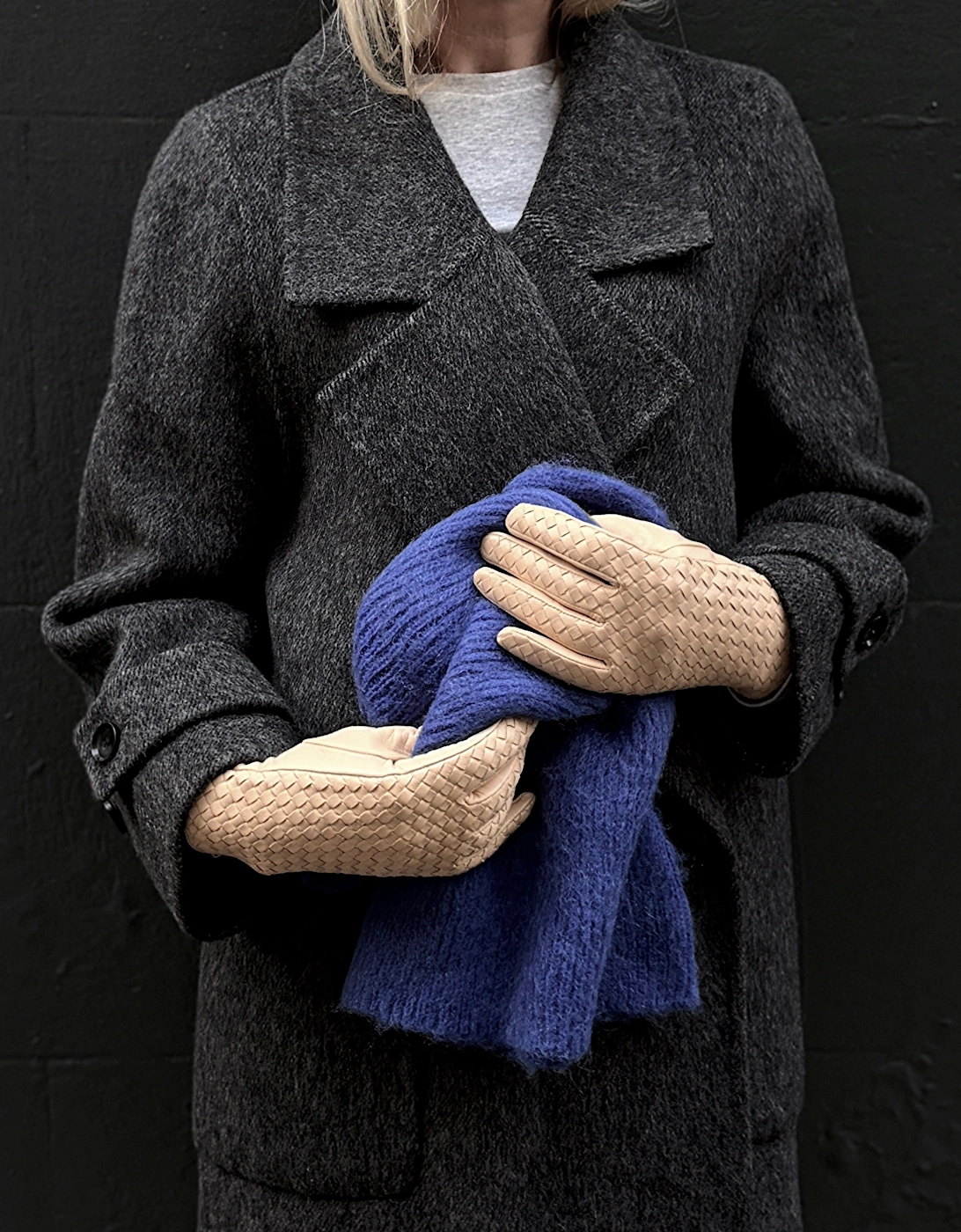 Beige Woven Leather Short Gloves