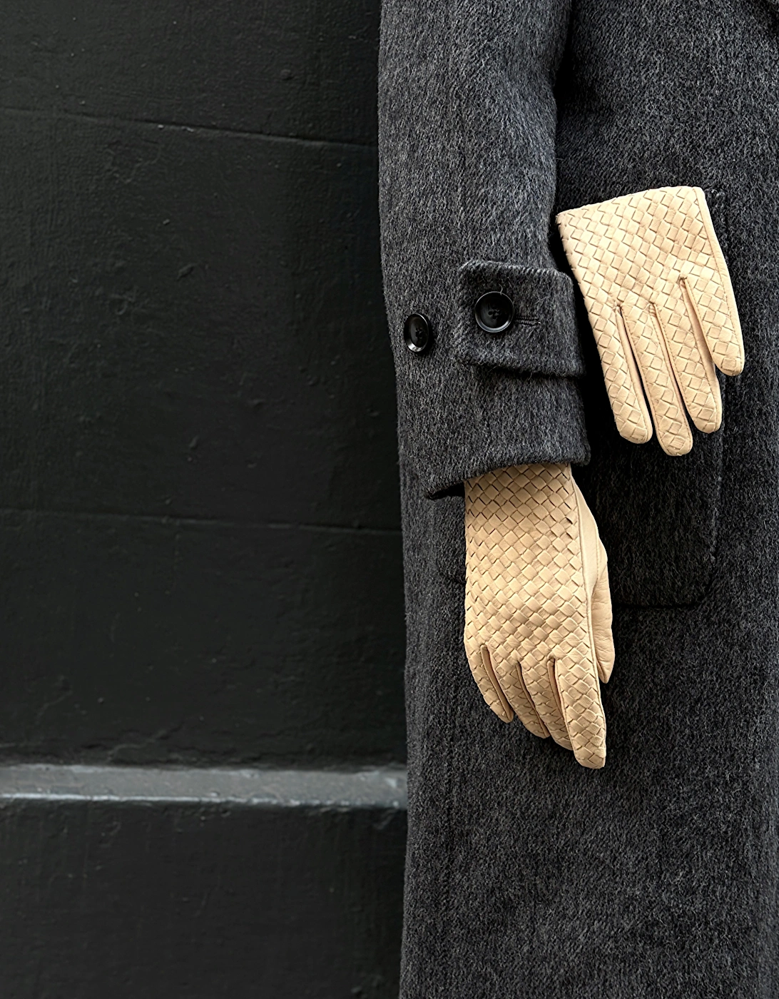 Beige Woven Leather Short Gloves