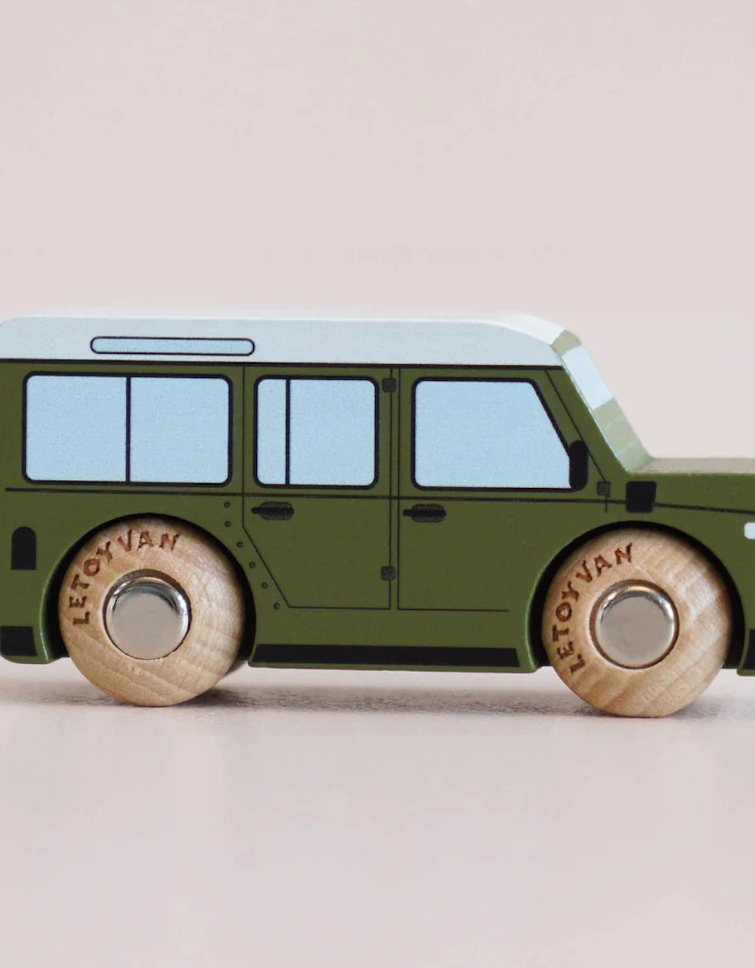 Le Toy Van No. 27 GT150 Archie Land Rover