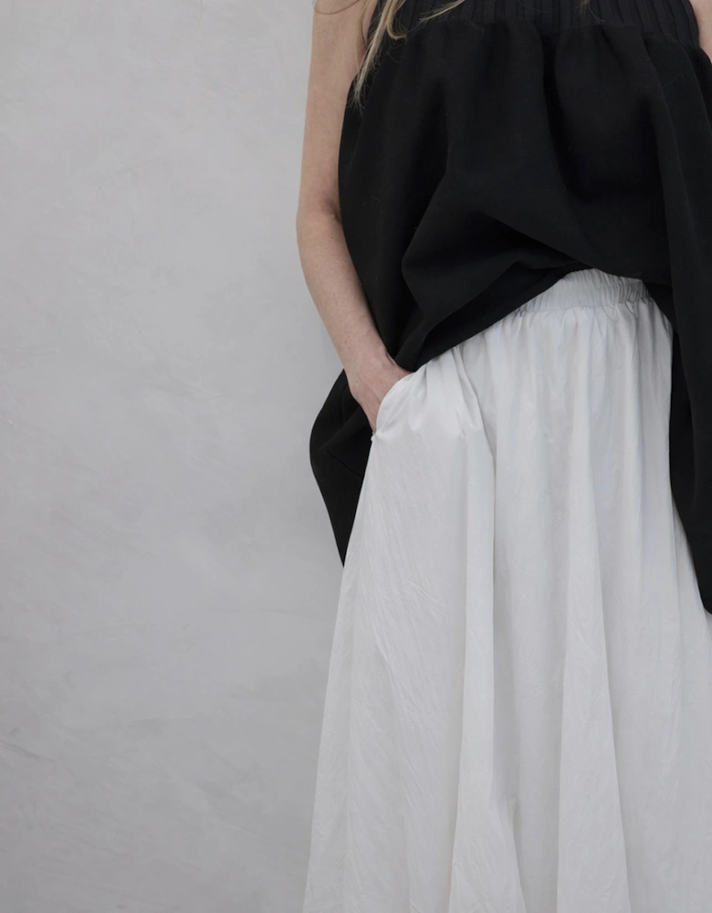 White Balloon Skirt With Pockets