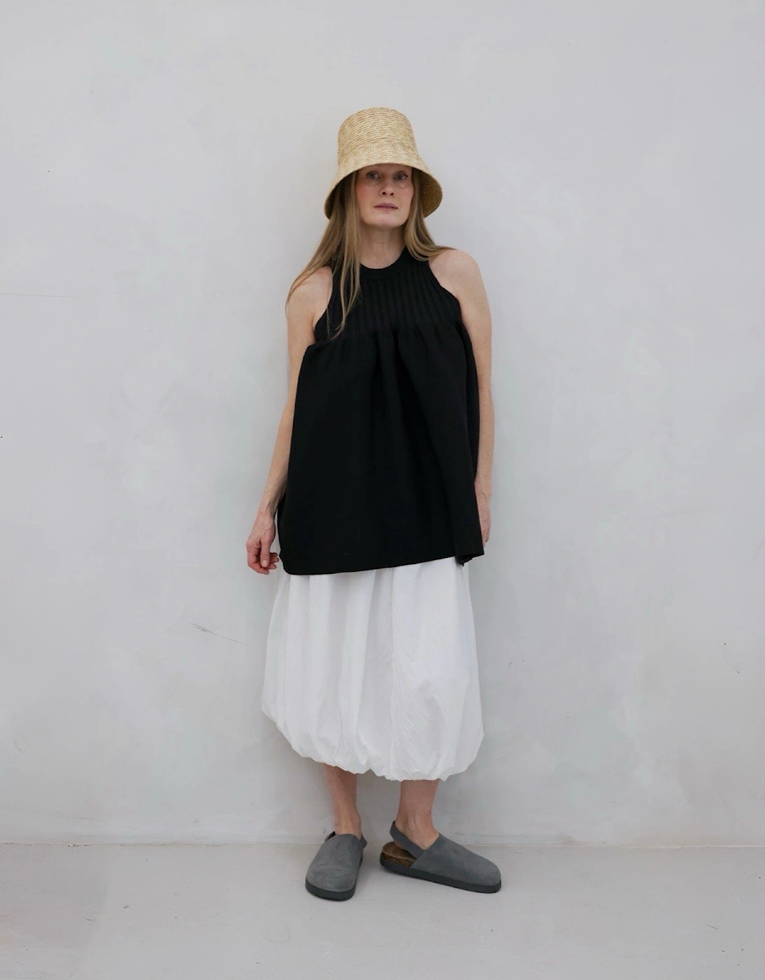 White Balloon Skirt With Pockets