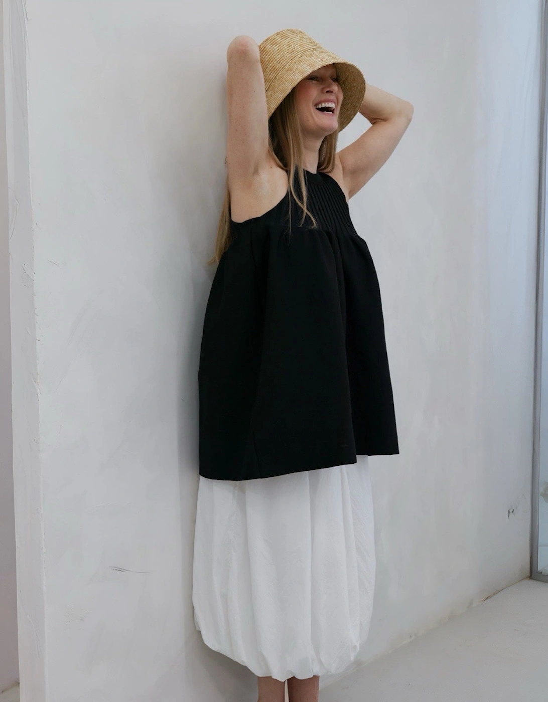 White Balloon Skirt With Pockets