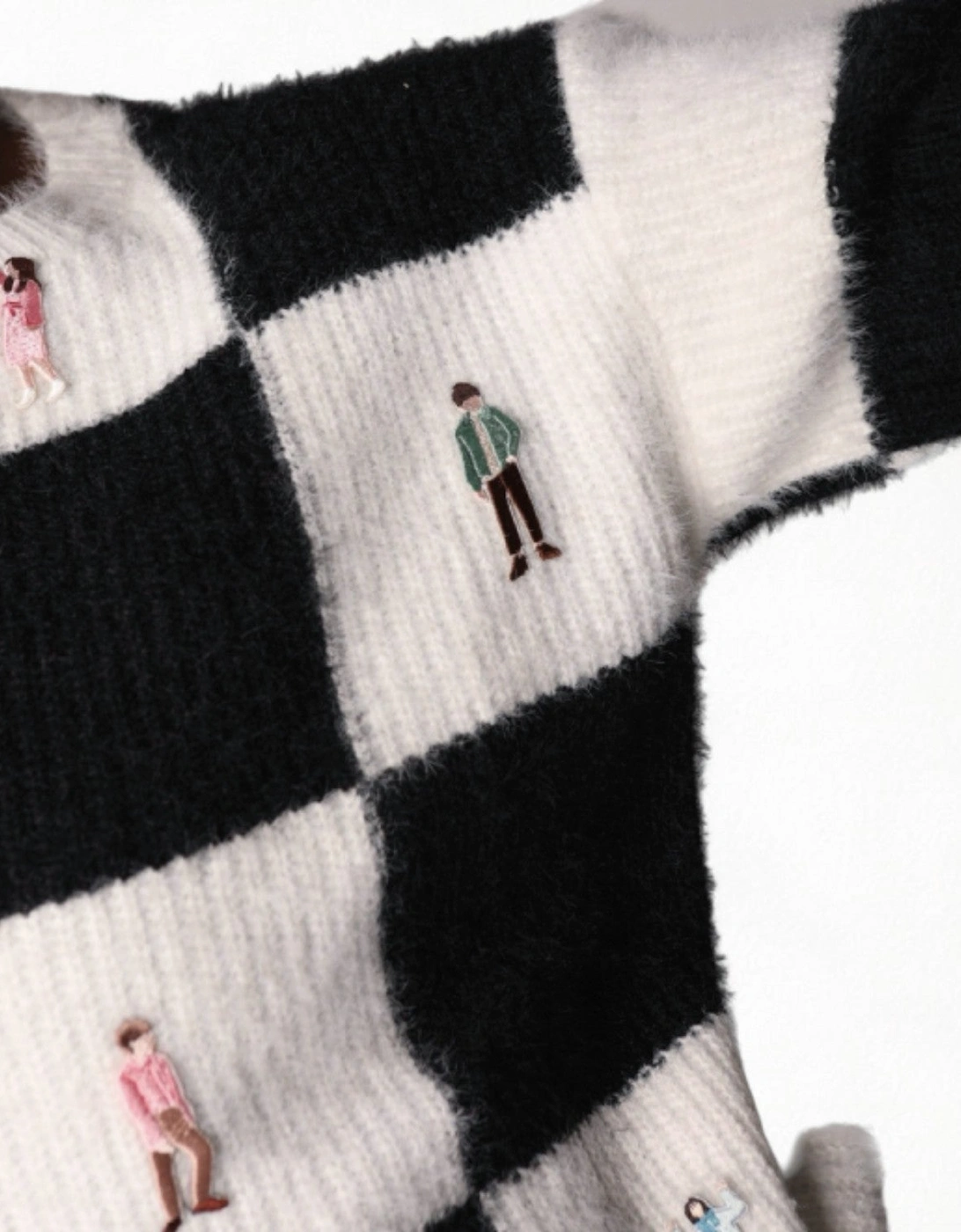 Checkered Knitted Jumper With Embroidery Patches
