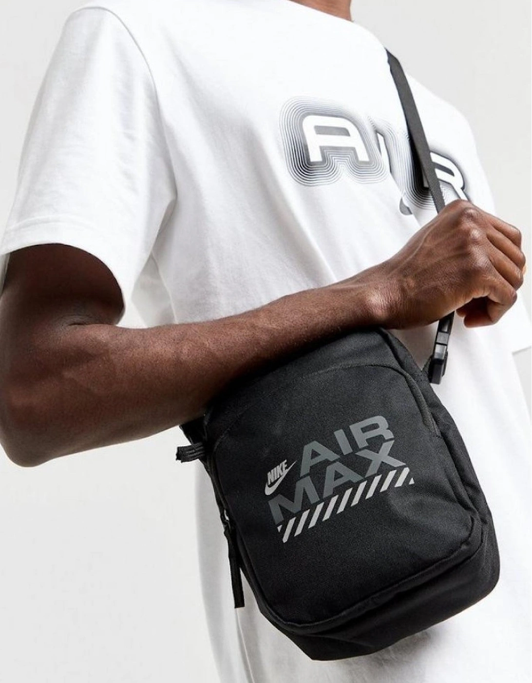 Nike Air Max Heritage Crossbody Bag in Black