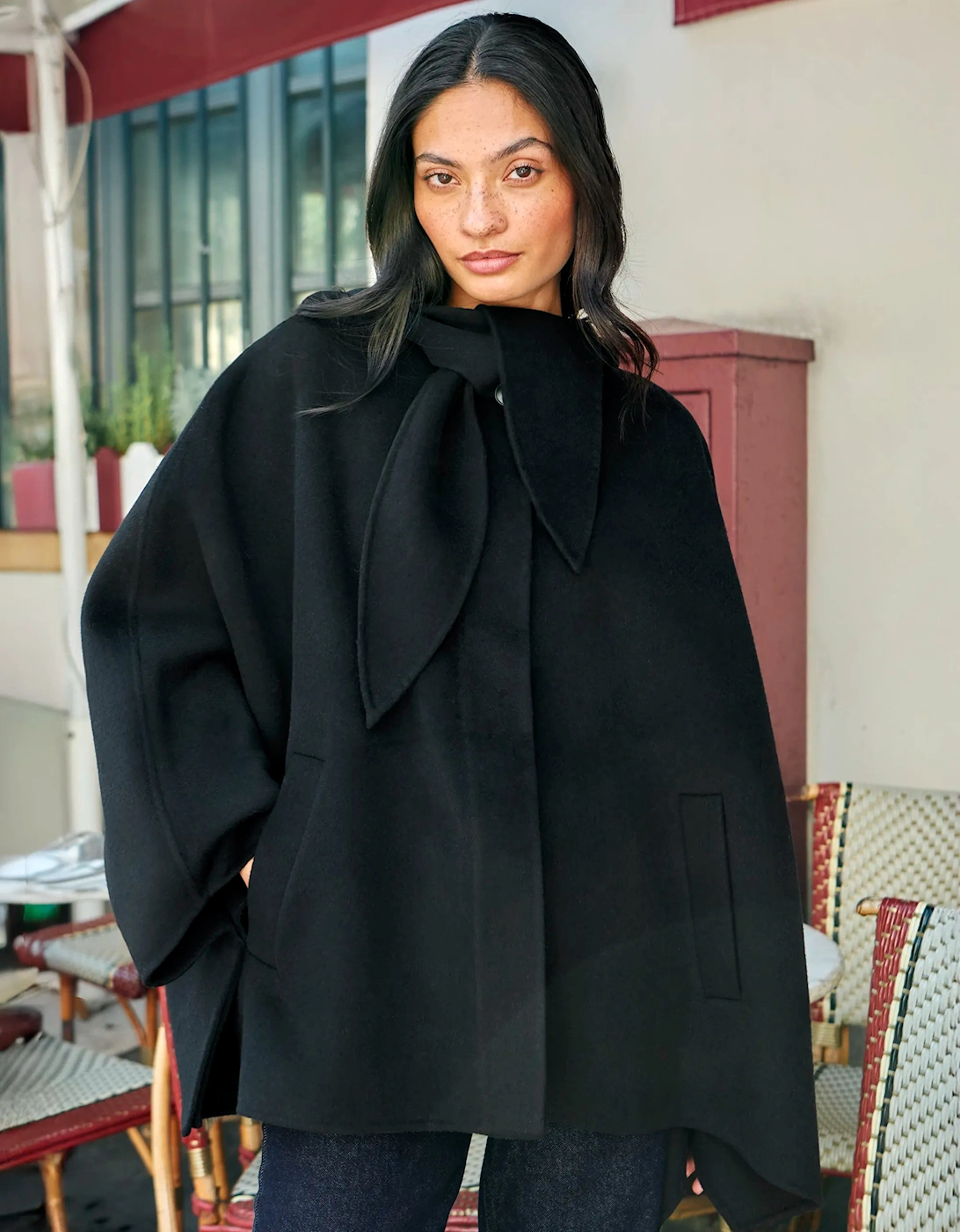 Petite Black Double-Faced Neckerchief Cape With Wool