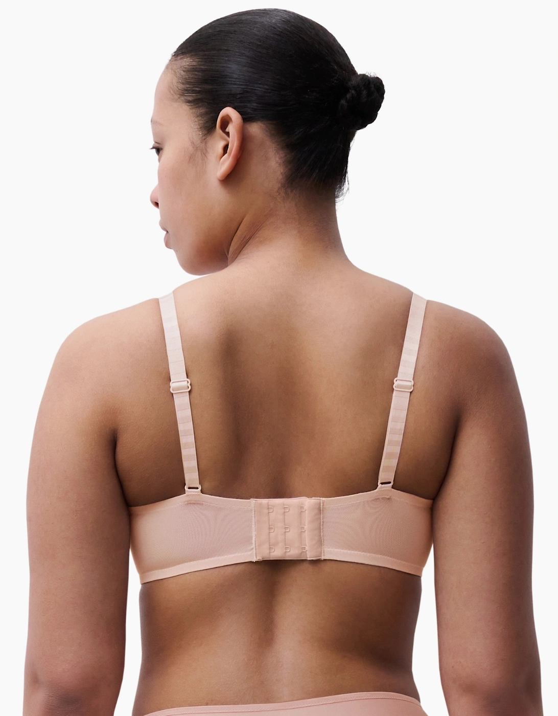 C1aan1 Chantelle Halo Covering Memory Bra