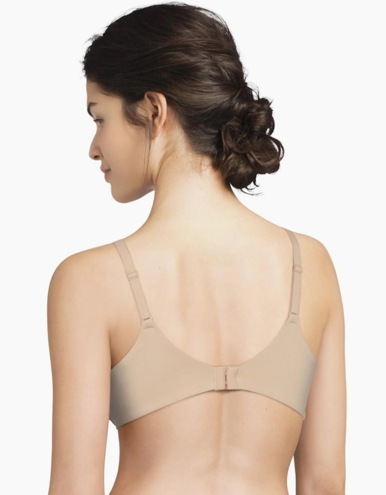 C13F10 Chantelle Norah Covering Moulded Bra