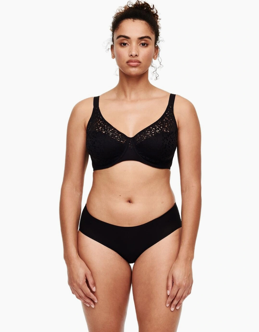 C13F10 Chantelle Norah Covering Moulded Bra