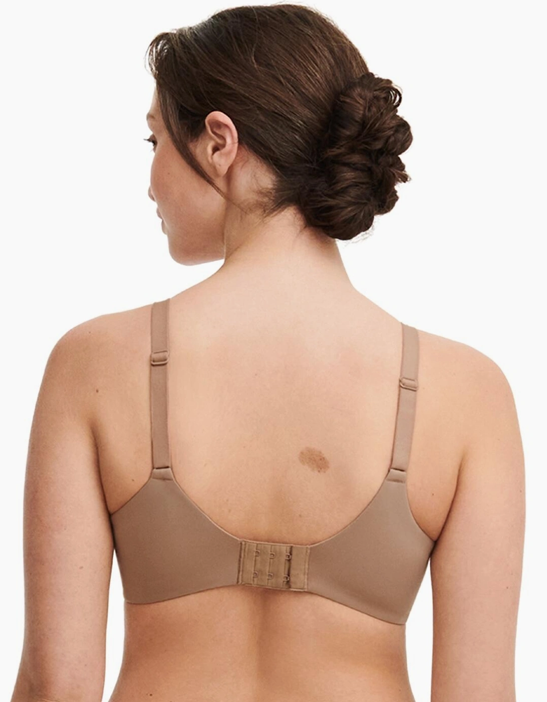 C13F10 Chantelle Norah Covering Moulded Bra