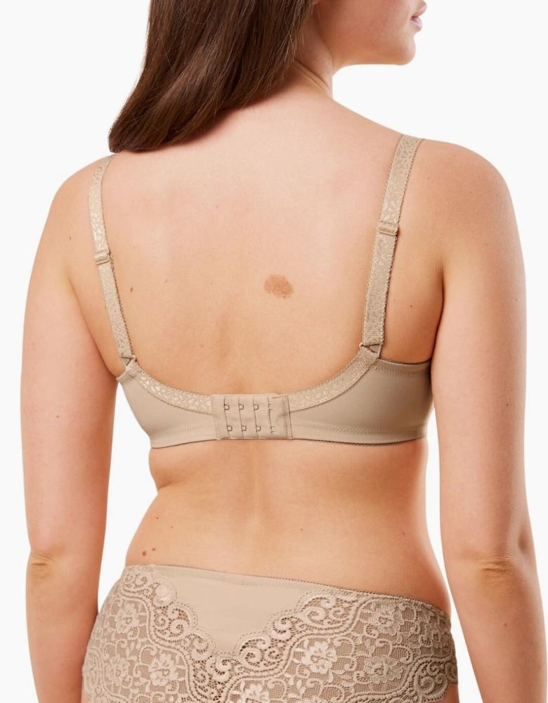 10210670 Triumph Amourette Minimiser Bra