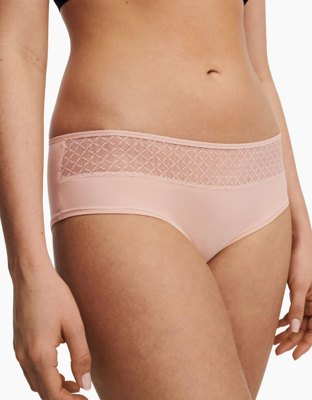 C16M40 Chantelle Norah Chic Shorty Brief