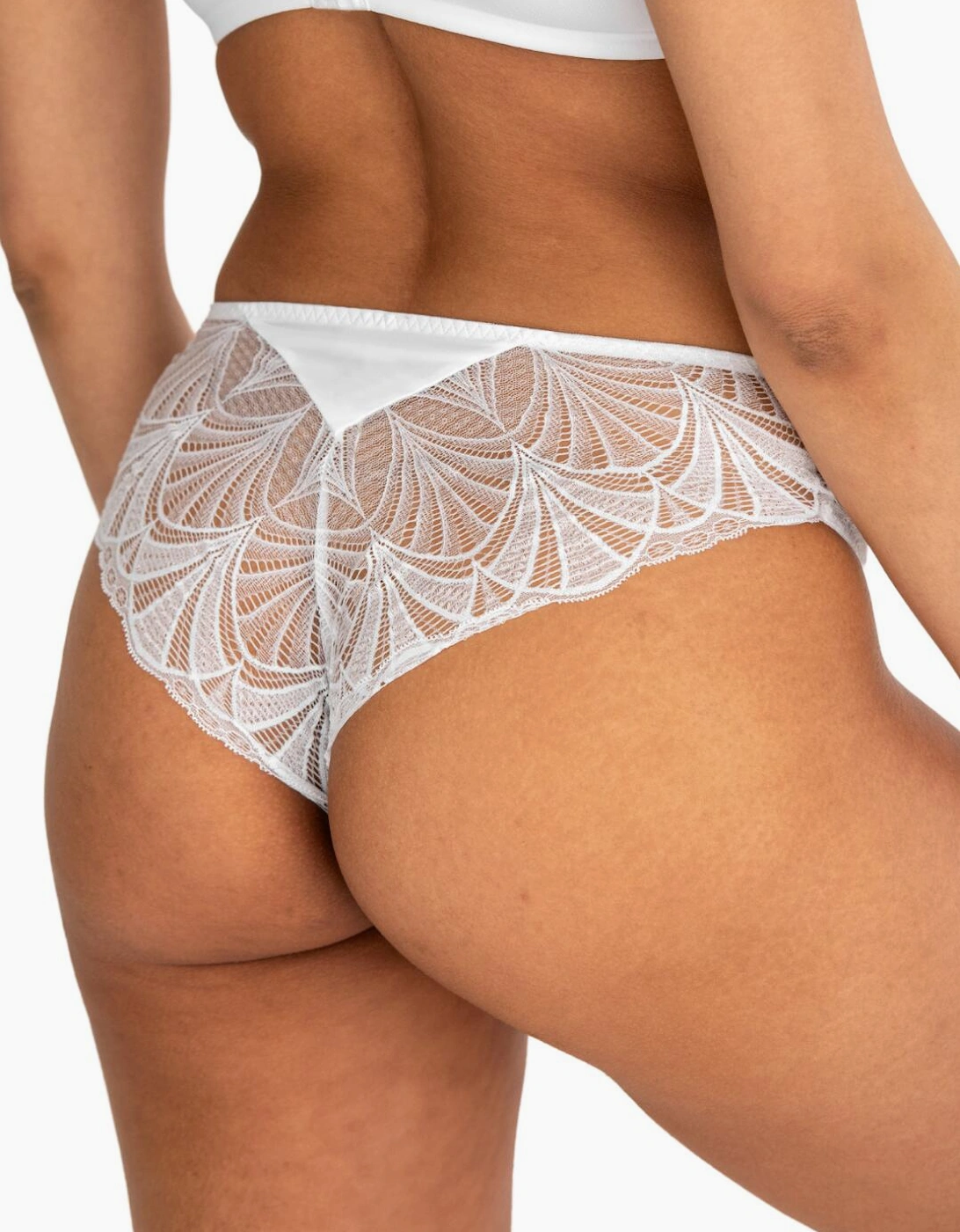 184012 Pour Moi New Romance Brief