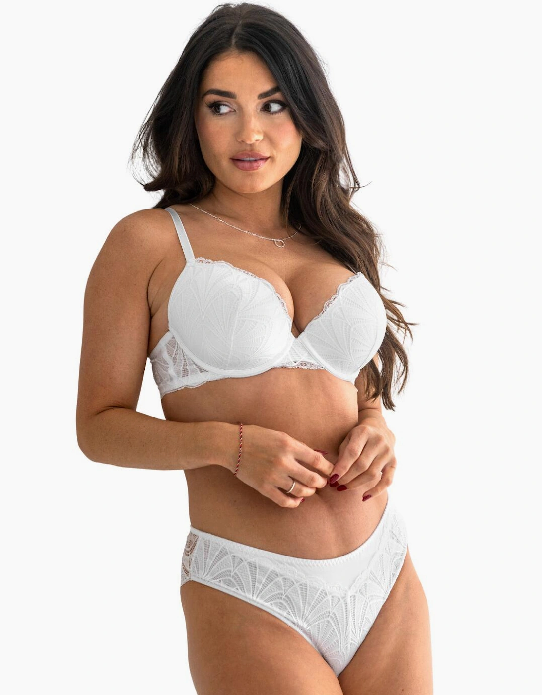 184012 Pour Moi New Romance Brief