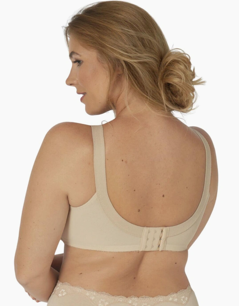 10166213 Triumph Doreen Classic Non Wired Bra