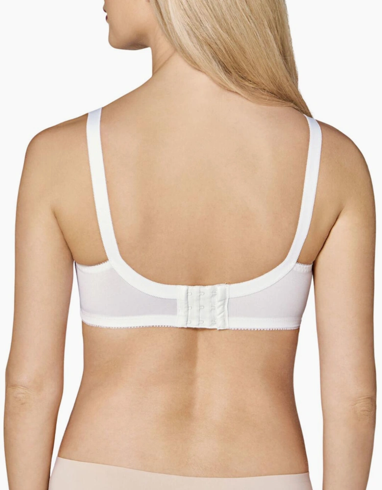 10166799 Triumph Claudette 104 Non Wired Bra