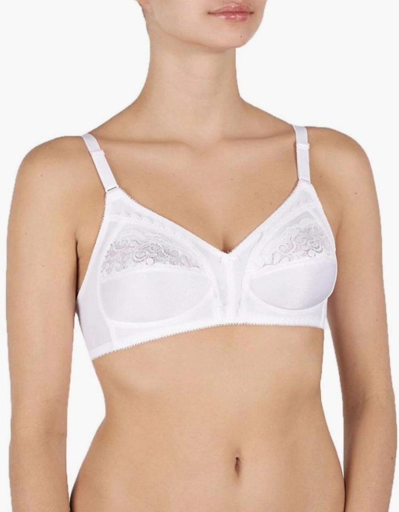 10166799 Triumph Claudette 104 Non Wired Bra