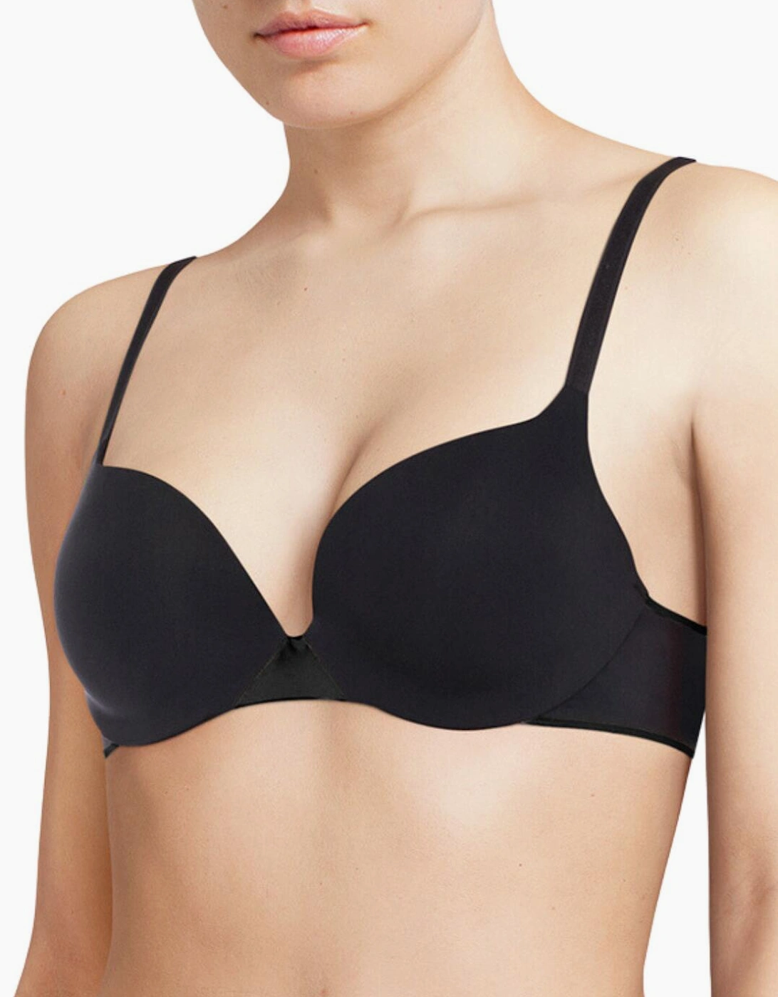 C15G20 Chantelle Essentaill Push Up Bra