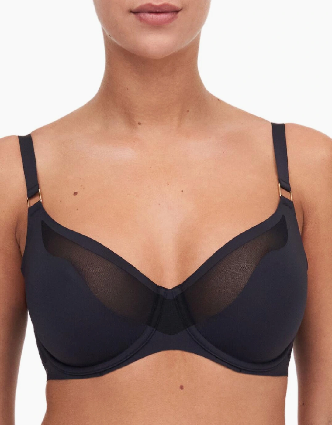 C10M10 Chantelle Pure Light Moulded Bra
