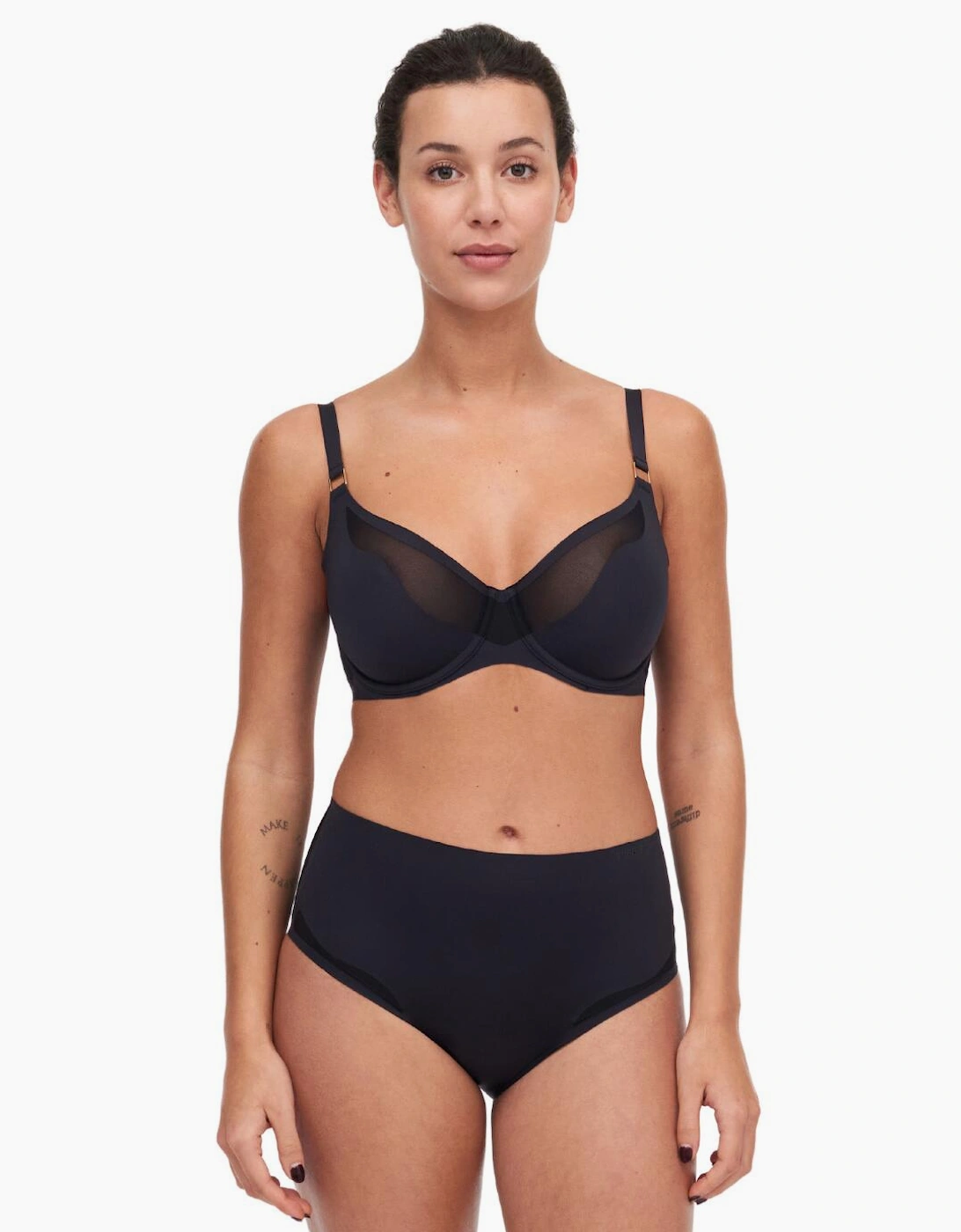C10M10 Chantelle Pure Light Moulded Bra