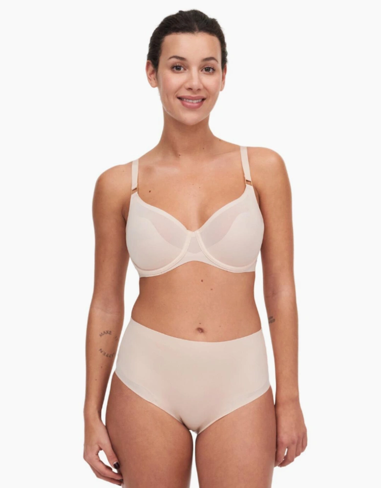 C10M10 Chantelle Pure Light Moulded Bra