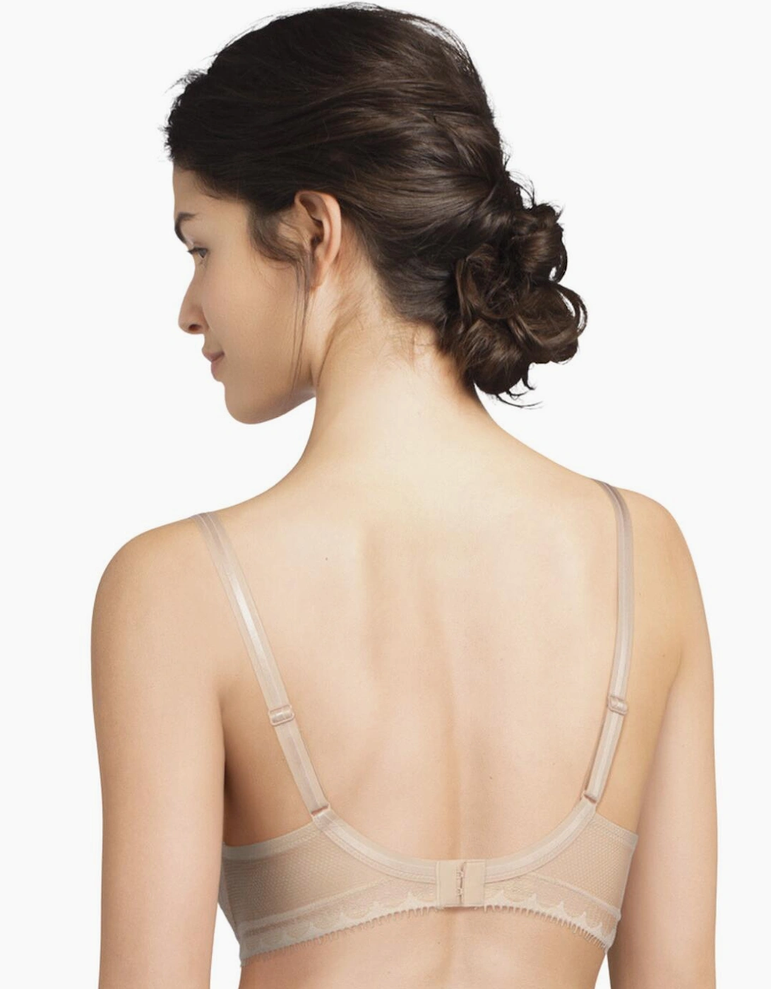 C15F70 Chantelle Day to Night Plunge Spacer Bra