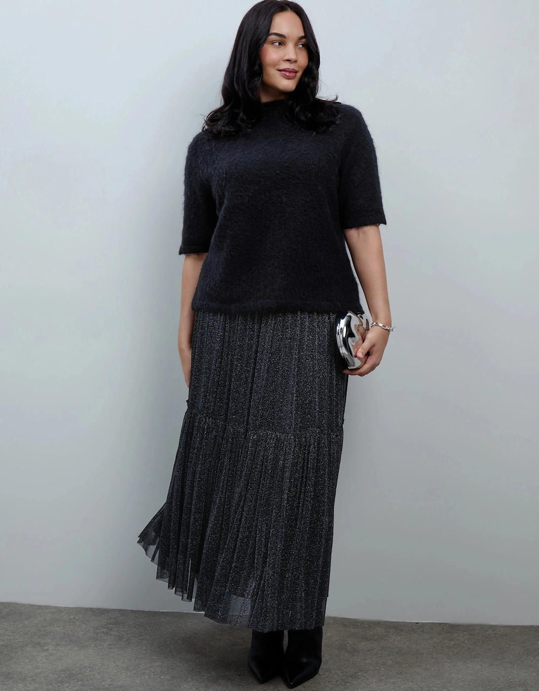 Black Moss Yarn Knitted Short Sleeve Jumper